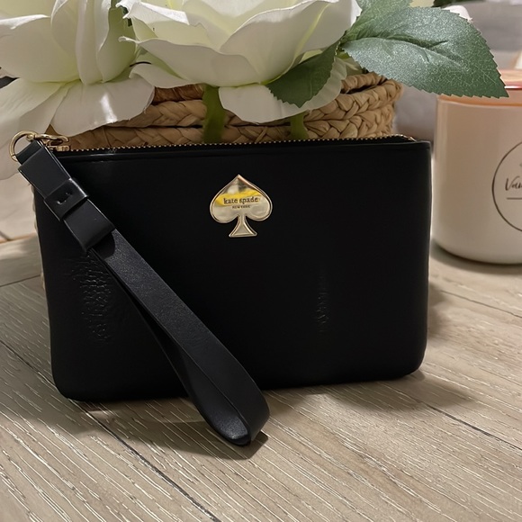 kate spade Handbags - KATE SPADE WRISTLET NWOT